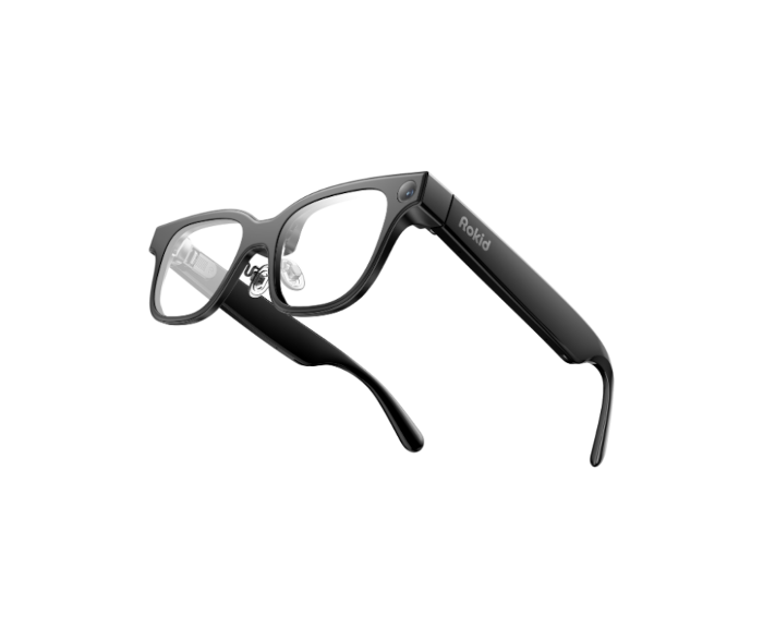 手を止めず記録する。AIグラスとアプリで介護現場を変革